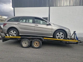 Mercedes-Benz R350 CDI Breaking Up for Spares