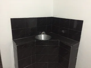 ROOM FOR RENT R3000 no deposit 550 Bartle Road Durban Umbilo 0846557225 water &amp; parking inc