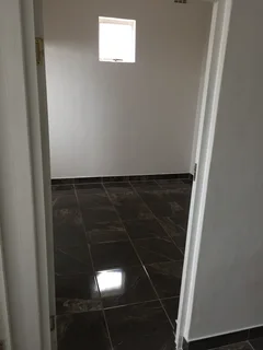 ROOM FOR RENT R3000 no deposit 550 Bartle Road Durban Umbilo 0846557225 water &amp; parking inc