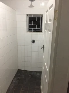 ROOM FOR RENT R3000 no deposit 550 Bartle Road Durban Umbilo 0846557225 water &amp; parking inc