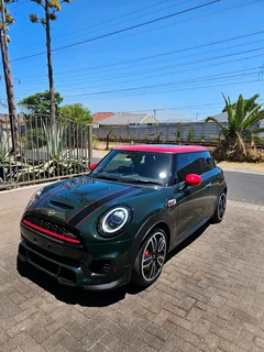 Mini Cooper John Cooper Works (JCW)