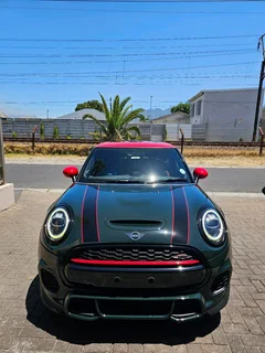 Mini Cooper John Cooper Works (JCW)