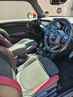 Mini Cooper John Cooper Works (JCW)