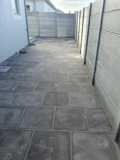 Building pathways and patio&#39;s - building trust -Call Dura Pave on 082 723 0293