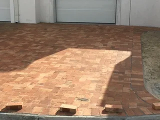 Let Dura Pave transform your outdoor space with top quality paving. Call us on 082 723 0293