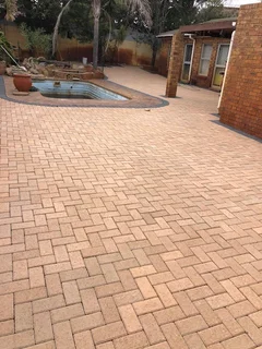 Let Dura Pave transform your outdoor space with top quality paving. Call us on 082 723 0293