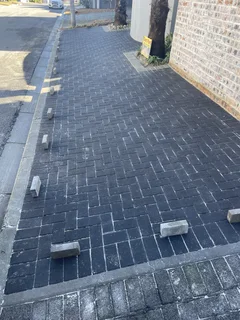 Top performance paving with quality result. Call Dura Pave on 082 723 0293