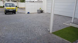 Top quality paving that stands the test of time. Call Dura Pave on 082 723 0293