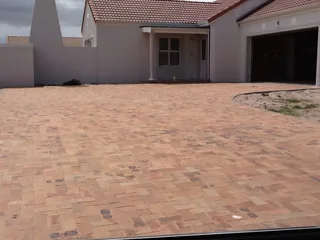 Top quality paving done the right way.Call Dura pave on 082 723 0293