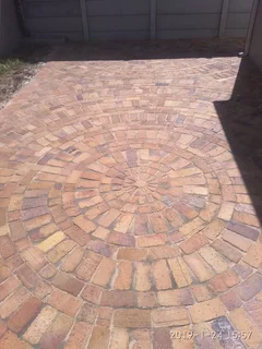 Dura Pave, Top quality paving you can rely on. Call us on 082 723 0293.