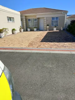 Transform your space with expert paving with Dura Pave. Call us on 082 723 0293.