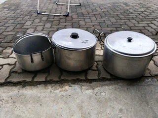 Hart pots with Lids (21L R450 each and 36L each R600