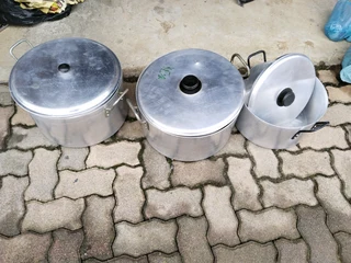 Hart pots with Lids (21L R450 each and 36L each R600