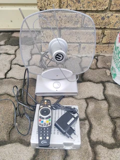 DSTV decoder&#43; Aerial&#43;Remote (All 3 R500)