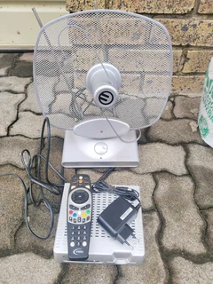 DSTV decoder&#43; Aerial&#43;Remote (All 3 R500)