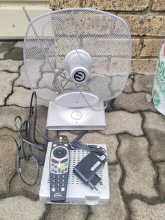 DSTV decoder&#43; Aerial&#43;Remote (All 3 R500)