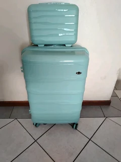 Large Suite Case &Cosmetics Bag