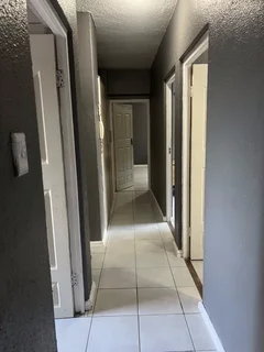 Furnished 2026 Postgrad Rooms – 1 Min to UCT Shuttle, Mowbray