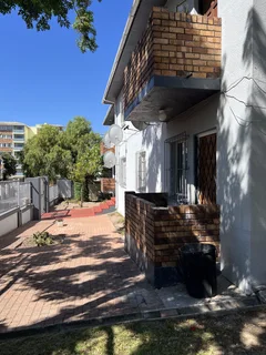 Furnished 2026 Postgrad Rooms – 1 Min to UCT Shuttle, Mowbray