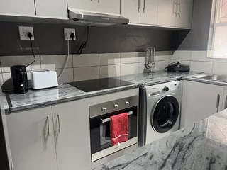 Furnished 2026 Postgrad Rooms – 1 Min to UCT Shuttle, Mowbray