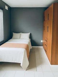 Furnished 2026 Postgrad Rooms – 1 Min to UCT Shuttle, Mowbray