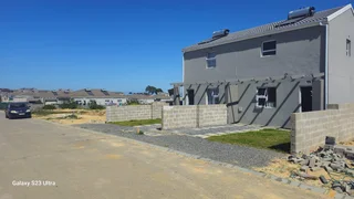 81 sqm duplex 3 bed in new development in Bardale Village in Blue Downs