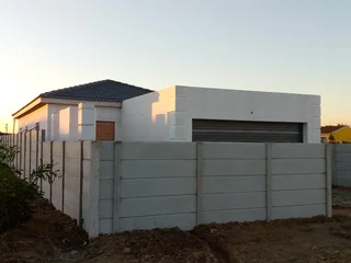 80 sqm D-Garage  Plot n Plan House built to your specs in Houghton in Eersteriver