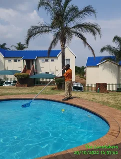 Skilled Gardeners R5, 000 pm South Africans ONLY.