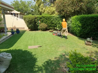 Skilled Gardeners R5, 000 pm South Africans ONLY.