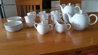 Arzberg Form 1382 white porcelain tea/coffee set.