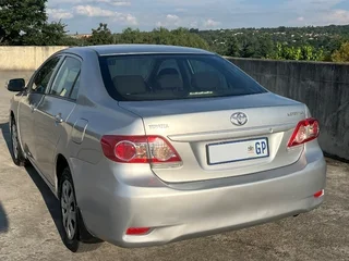 2011 Toyota Corolla Sedan 1.3 Professional