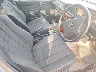 Mercedes benz 190E automatic