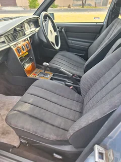 Mercedes benz 190E automatic