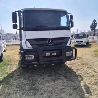 Mercedes Benz 3332 Chassis Cab On Special For Sale