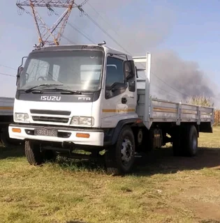 ISUZU FTR800 DROPSIDE TRUCK ON SPECIAL