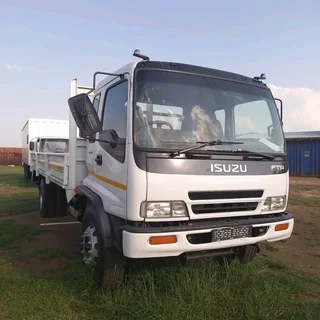 ISUZU FTR800 DROPSIDE TRUCK ON SPECIAL