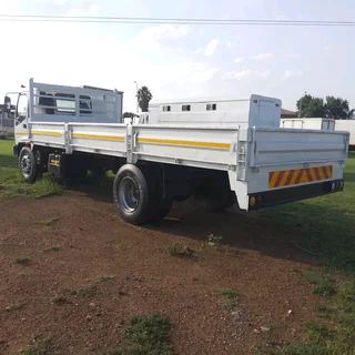 ISUZU FTR800 DROPSIDE TRUCK ON SPECIAL