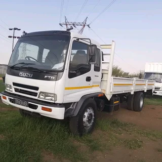 ISUZU FTR800 DROPSIDE TRUCK ON SPECIAL