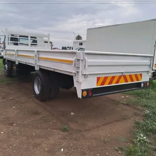 ISUZU FTR800 DROPSIDE TRUCK ON SPECIAL