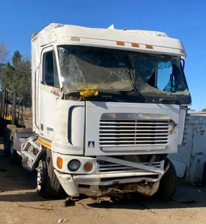 Freightliner Argosy Cummins Isx Horse Breaking For Spares