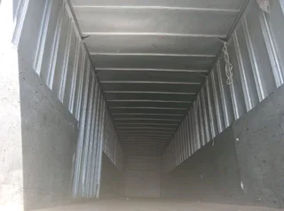 CLOSED BODY TRIAXLE TRAILER ON CLEARANCE SPECIAL