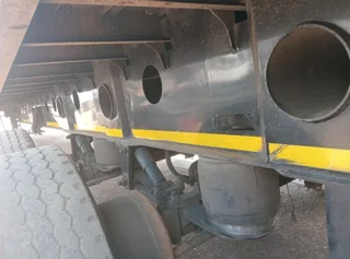 CLOSED BODY TRIAXLE TRAILER ON CLEARANCE SPECIAL