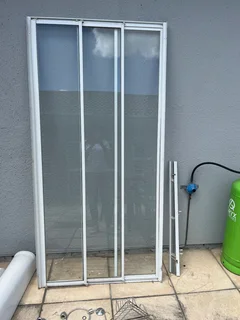 Used bathroom ware R1000