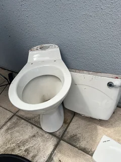 Used bathroom ware R1000