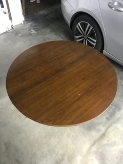 Table round folding