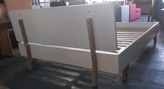 Queen size base and headboard