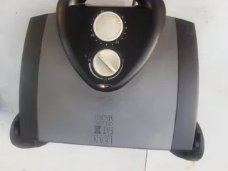 Lean - Mean Fat Reducing Grilling Machine