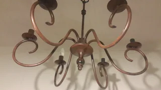 Iron 6 lamp chandelier with copper brushed patina effect in excellent condition