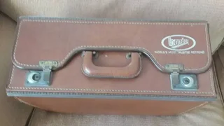 Leather Bandag briefcase case in excellent condition with full locks and key