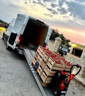 PALLET TRUCK-ELECTRIC 1,5 Ton - GET YOUR PRODUCT MOVING.